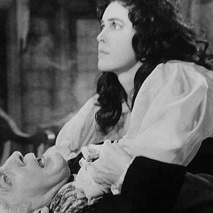 Fotoğraf Usher’ların Evi