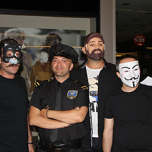 Fotoğraf Çakallarla Dans 2 : Hastasıyız Dede