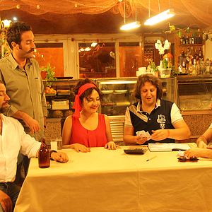 Fotoğraf Çakallarla Dans 2 : Hastasıyız Dede