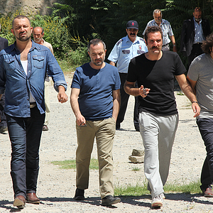 Fotoğraf Çakallarla Dans 2 : Hastasıyız Dede