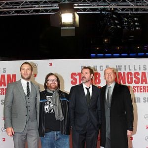 Fotoğraf Zor Ölüm : Ölmek İçin Güzel Bir Gün