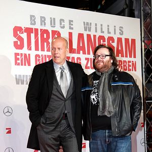 Fotoğraf Zor Ölüm : Ölmek İçin Güzel Bir Gün