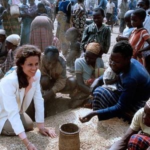 Fotoğraf Gorillas In the Mist : The Story of Dian Fossey