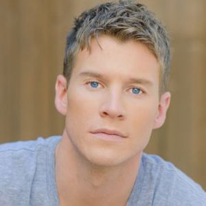 Fotoğraf Chad Michael Collins