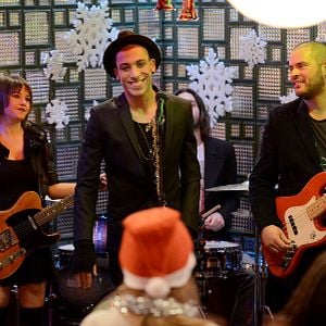 Fotoğraf Yalan Dünya