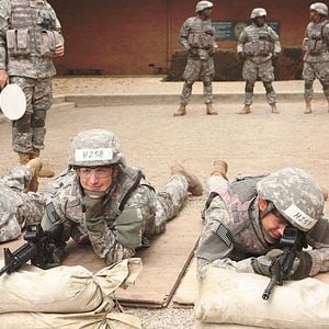 Fotoğraf Parker Young