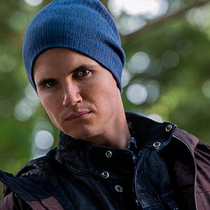 Fotoğraf Robbie Amell