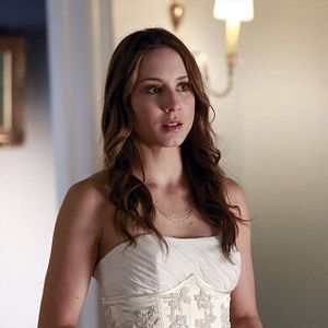 Fotoğraf Troian Bellisario