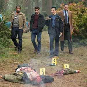 Fotoğraf Sasha Roiz