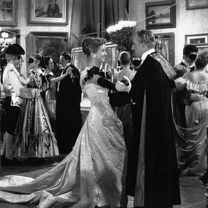 Fotoğraf The Earrings of Madame de...