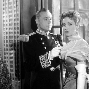 Fotoğraf The Earrings of Madame de...