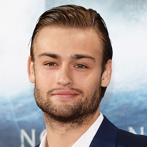 Fotoğraf Douglas Booth