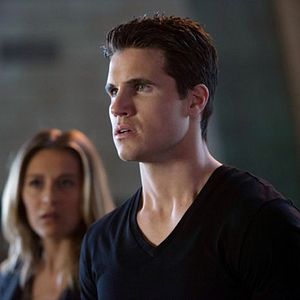 Fotoğraf Robbie Amell