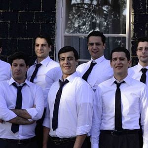 Fotoğraf Yedi Güzel Adam