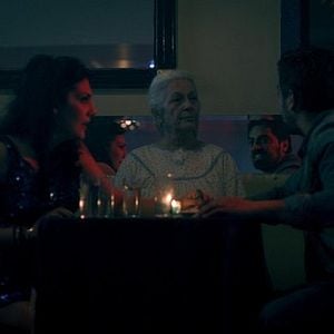 Fotoğraf Gölgedekiler