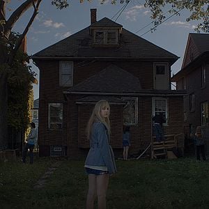 Fotoğraf Maika Monroe