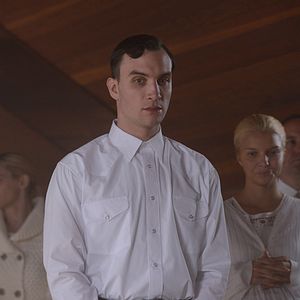 Fotoğraf Ari Millen