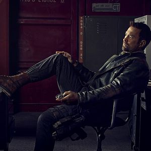 Fotoğraf Grant Bowler