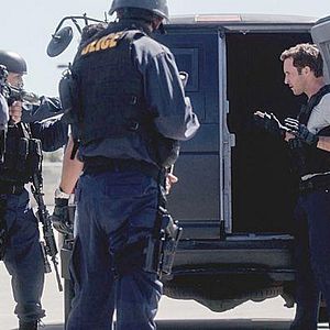 Fotoğraf Alex O'Loughlin