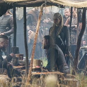 Fotoğraf Travis Fimmel