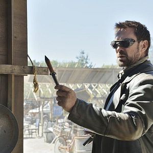 Fotoğraf Grant Bowler