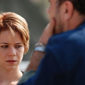 Fotoğraf Kurt Kapıda