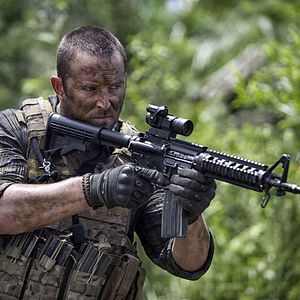 Fotoğraf Sullivan Stapleton