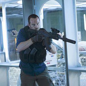 Fotoğraf Sullivan Stapleton