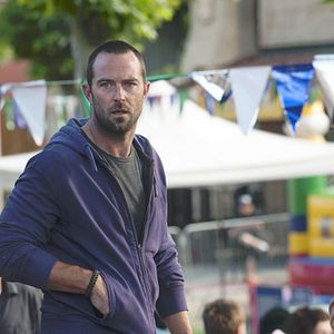 Fotoğraf Sullivan Stapleton