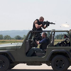 Fotoğraf Sullivan Stapleton