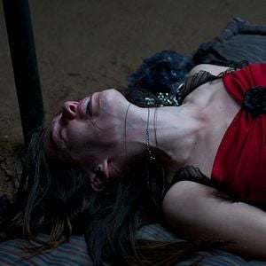 Fotoğraf Mezarına Tüküreceğim 2