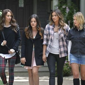 Fotoğraf Troian Bellisario