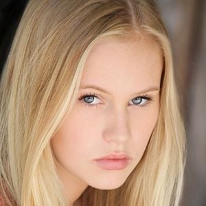 Fotoğraf Danika Yarosh