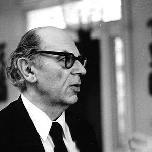 Fotoğraf The 50-Year Argument