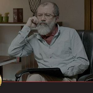 Fotoğraf Tut Sözünü