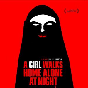 Fotoğraf Gece Yarısı Sokakta Tek Başına Bir Kız