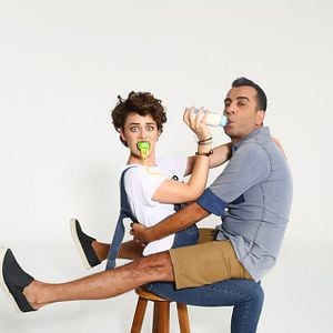 Fotoğraf Bir Erkek Bir Kadın İki Çocuk