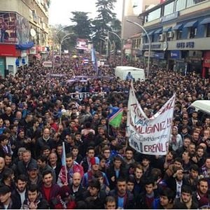 Fotoğraf Yağmur: Kıyamet Çiçeği