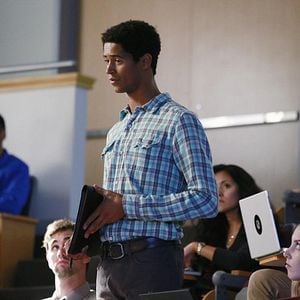 Fotoğraf Alfred Enoch