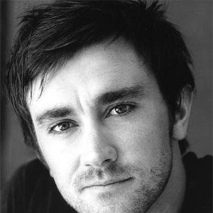 Fotoğraf Josh McConville