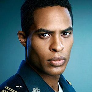 Fotoğraf Brandon P Bell