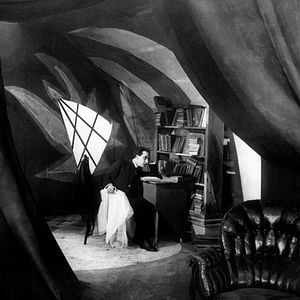 Fotoğraf Dr. Caligari’nin Muayenehanesi