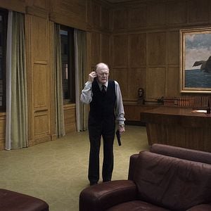 Fotoğraf İnsanları Seyreden Güvercin