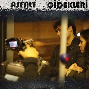 Fotoğraf Asfalt Çiçekleri