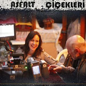 Fotoğraf Asfalt Çiçekleri