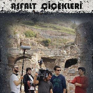 Fotoğraf Asfalt Çiçekleri