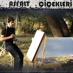 Fotoğraf Asfalt Çiçekleri