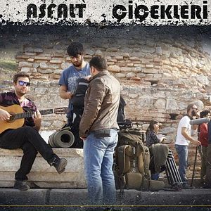 Fotoğraf Asfalt Çiçekleri