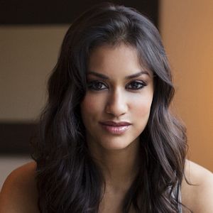 Fotoğraf Janina Gavankar