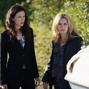 Fotoğraf Laura Mennell